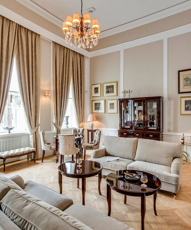 Knightsbridge Luxe & Casino